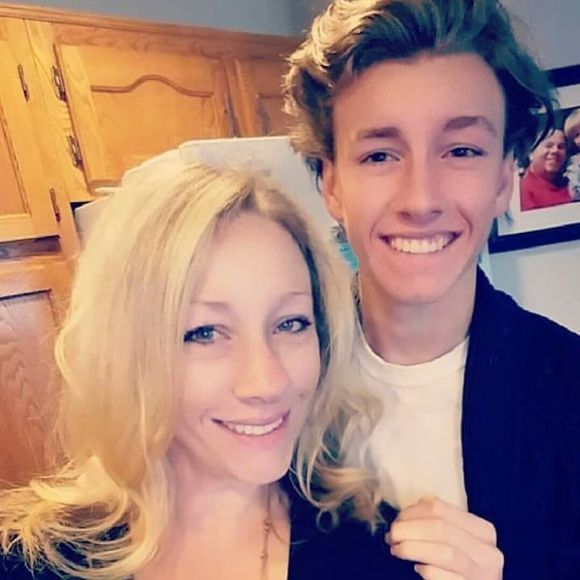 Meet your Posher, Steph - Picture 1 of 1